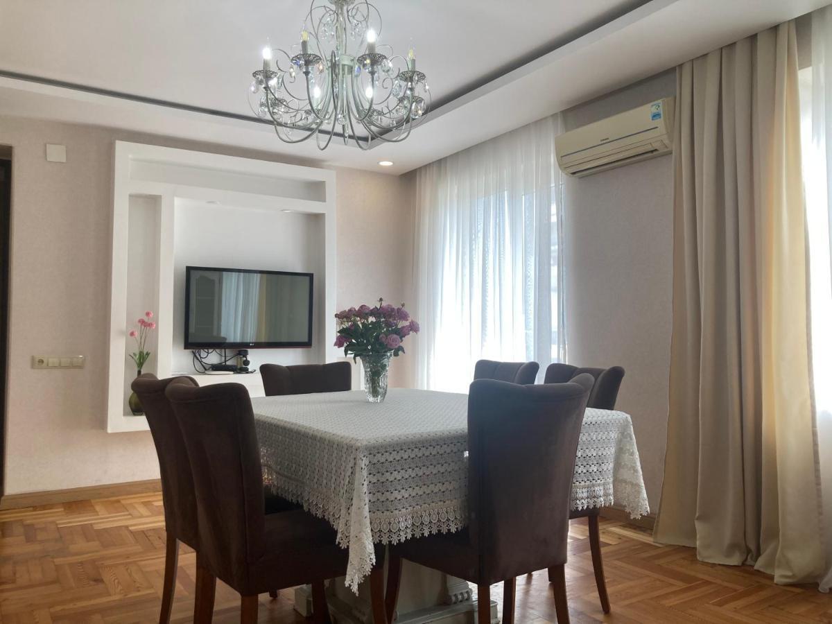 Apartment Near The Sea Batumi Exterior photo